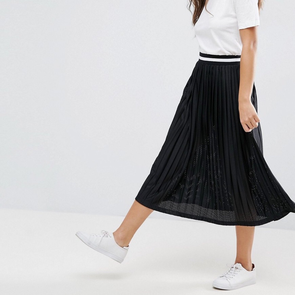 Pleated Midi Skirt with Sporty Waistband